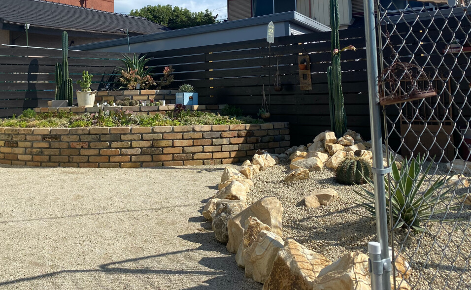 お庭を彩るロックガーデンのオススメ ガーデニング雑貨専門店オンズガーデン